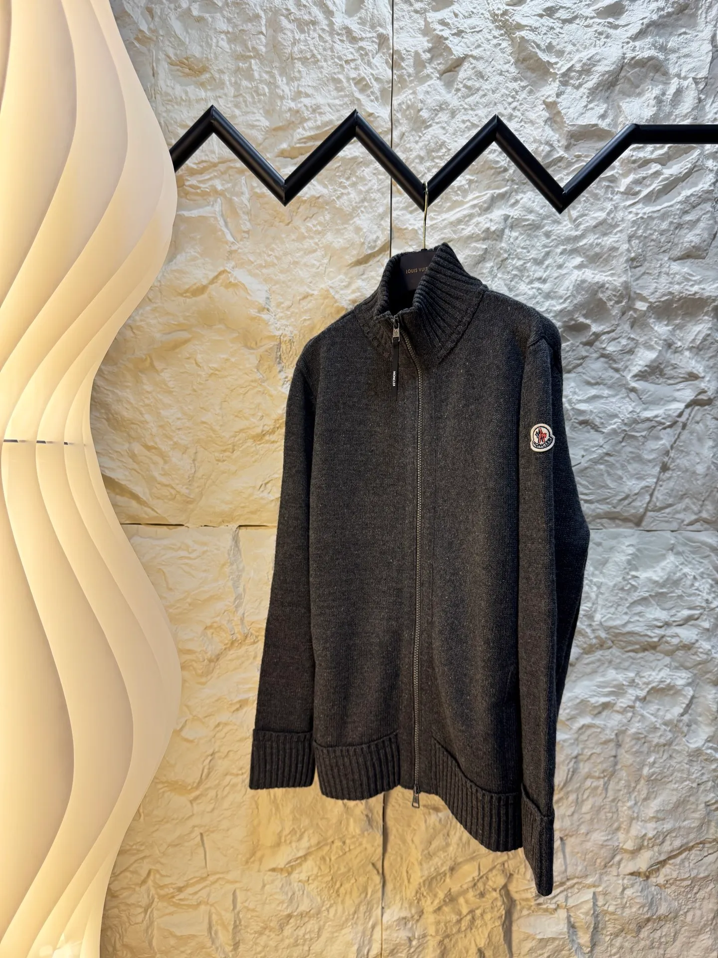 MONCLER 50% ， ， ， 。 Size：S-M-L-XL ：